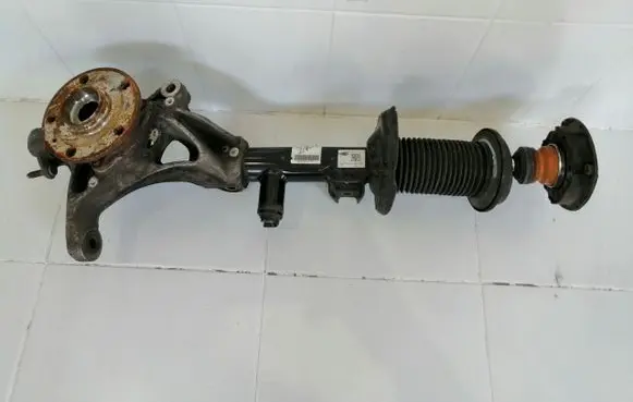 Volkswagen Golf VIII Front wheel hub spindle knuckle