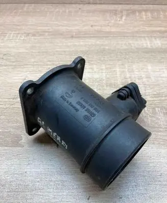 Nissan Primera Mass air flow meter 226805U400 0280218094