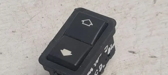 BMW 5 E39 Electric window control switch 8366974