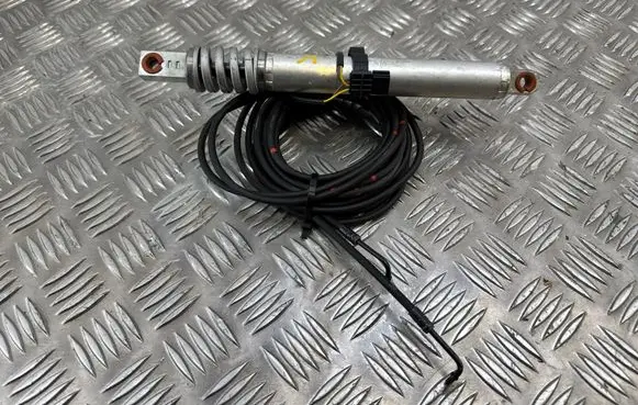 BMW 4 F32 F33 Convertible roof lock latch cylinder 71108064A