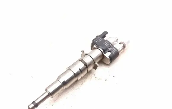 BMW 3 E90 E91 Fuel injector 7589048 758904811