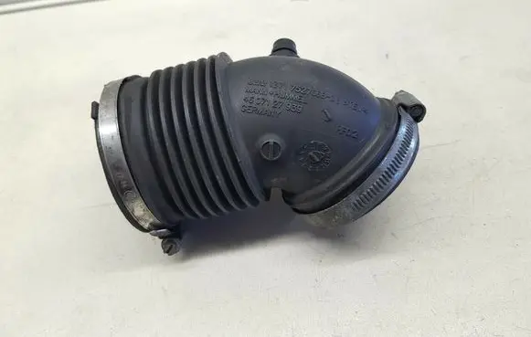 BMW 1 E81 E87 Air intake hose/pipe 7527068