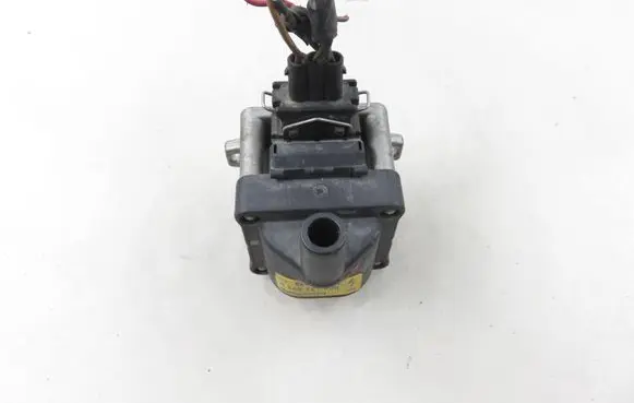 Volkswagen PASSAT B4 High voltage ignition coil 0986221000