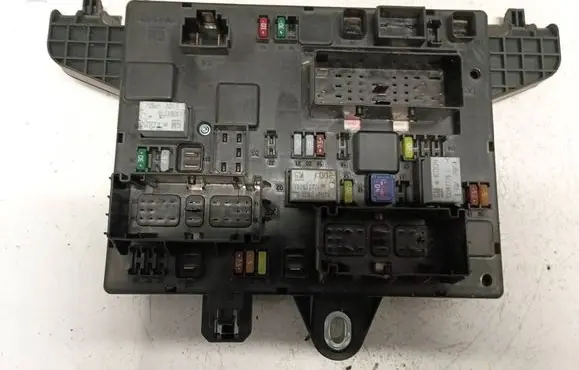 Opel Zafira C Fuse box set 13449202 365927271