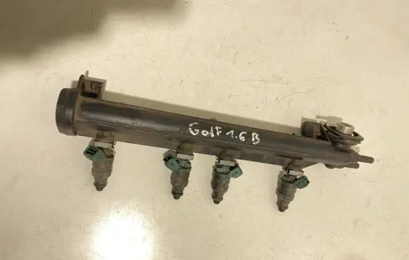 Volkswagen Golf IV Fuel injectors set 06A133317A 037906031AA