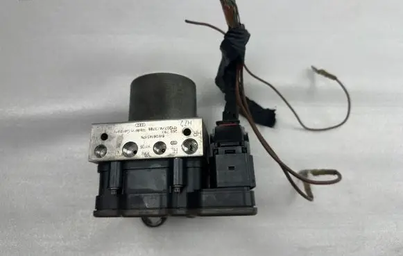 Audi A4 S4 B9 ABS Pump 8W0907379K 8W0907379