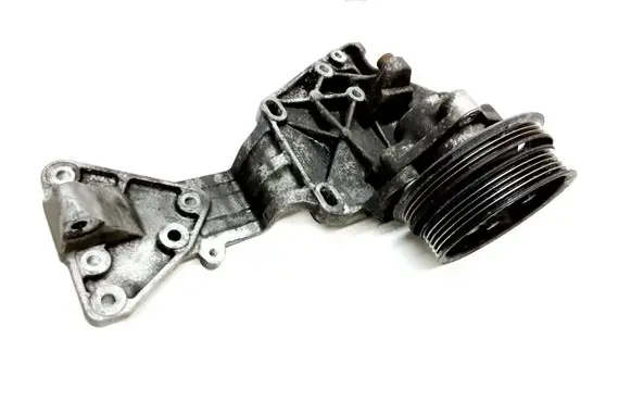 Volvo S60 Engine mounting bracket 31316673