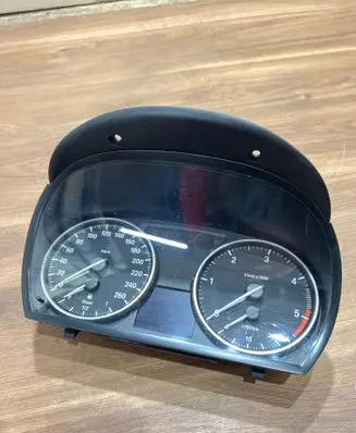 BMW 3 E90 E91 Speedometer (instrument cluster) 9166846 470124919
