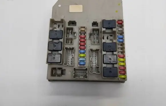 Renault Clio III Fuse module 902663A