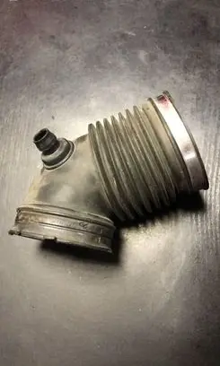 BMW 1 E81 E87 Air intake hose/pipe 7527068