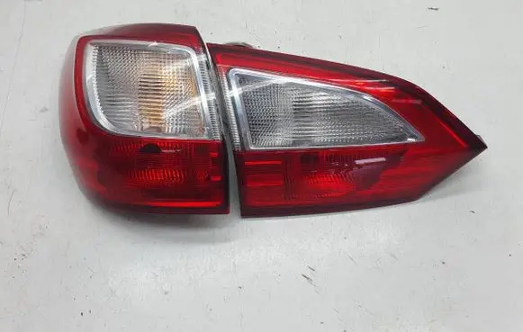 Ford Grand C-MAX Rear/tail lights AM5113405AE