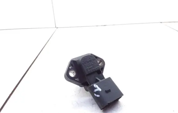 Volkswagen Golf IV Air pressure sensor 0281002177 038906051