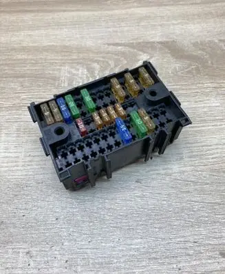 Volkswagen Transporter - Caravelle T5 Fuse module 7E0937617A