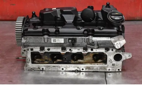 Skoda Octavia Mk3 (5E) Engine head 04L103308C