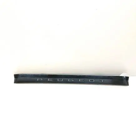 Peugeot 5008 III Tailgate trim 7372035 984761081T