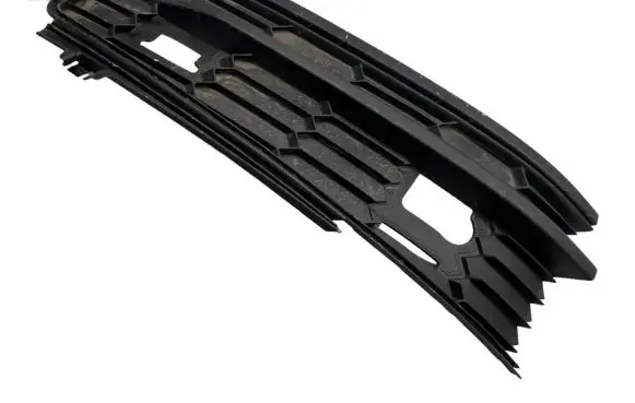 Skoda Kodiaq Front bumper lower grill 565807368 8116494 32001011440