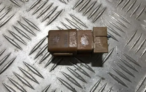 Nissan Navara D22 Other relay 30125c 2523079964