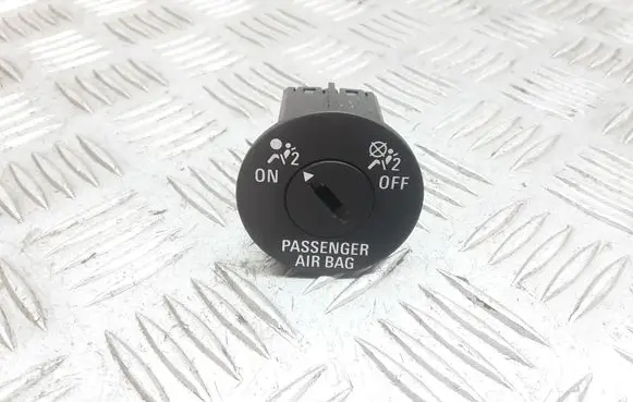 Opel Astra J Passenger airbag on/off switch 13268602