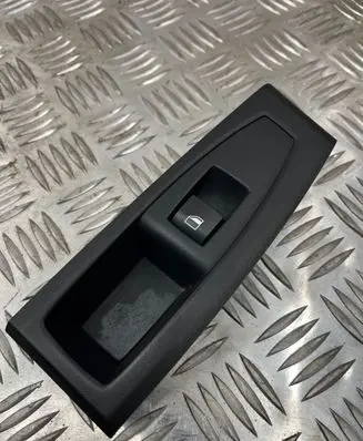 BMW 2 F46 Electric window control switch 9208107