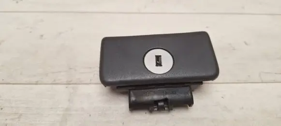 Toyota Corolla Verso AR10 Glove box lock 