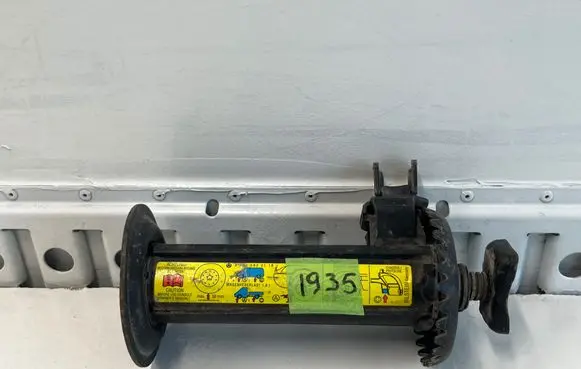 Mercedes-Benz Sprinter W901 W902 W903 W904 Lift Jack A9015800118 A9035800118