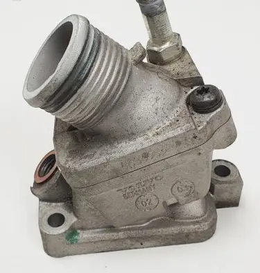 Volvo V70 Thermostat housing 8636952