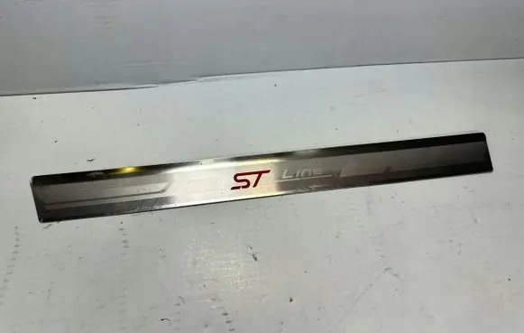 Ford Kuga III Front sill trim cover