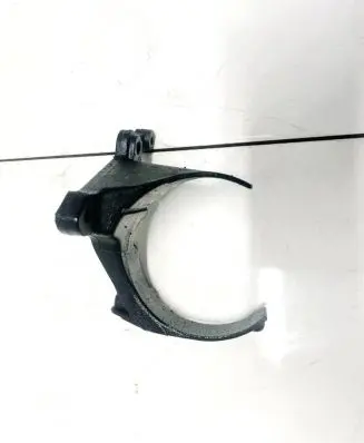 Mazda 3 I Engine mounting bracket