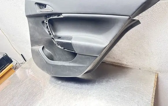 Opel Insignia A Rear door card panel trim 13277428 82MCC4