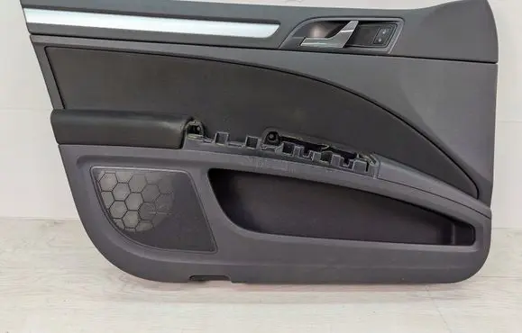 Skoda Superb B6 (3T) Front door card panel trim 3T1867011