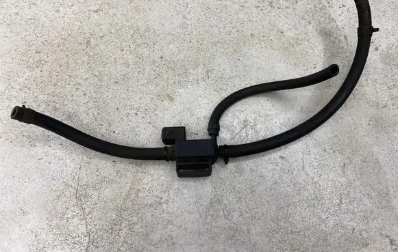 Volvo V70 Turbo solenoid valve 30670449 72819703 04T049