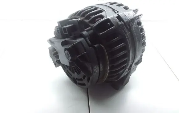 Volvo S80 Generator/alternator 8676496 0124525029