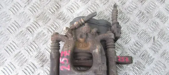Nissan Qashqai Rear brake caliper