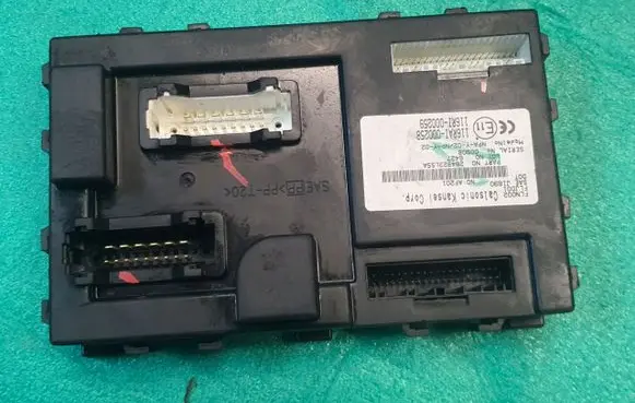 Nissan NV200 Fuse module 284B23CS5A