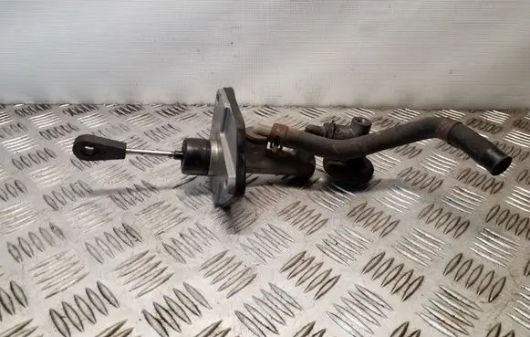 KIA Sorento Clutch master cylinder 