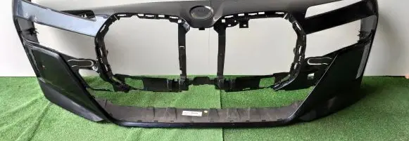 BMW 7 G70 Front bumper 51118081544
