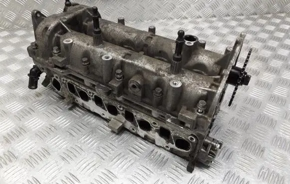 Opel Corsa D Engine head 55188595