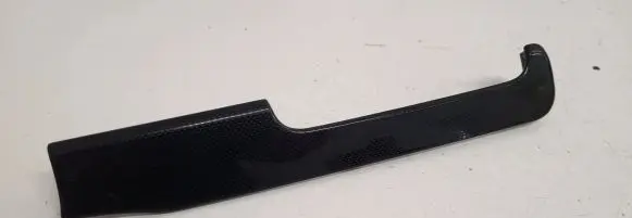 Dashboard glove box trim