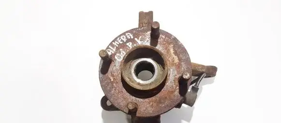 Nissan Almera N16 Front wheel hub