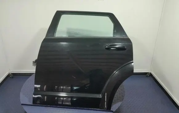 Dodge Journey Rear door 