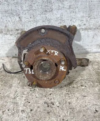 Nissan X-Trail T30 Front wheel hub spindle knuckle