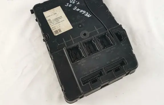 Renault Megane II Comfort/convenience module 8200309690 S118400220D