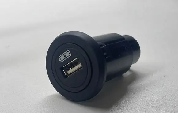 Jaguar I-Pace USB socket connector J9D319010AB 20181203