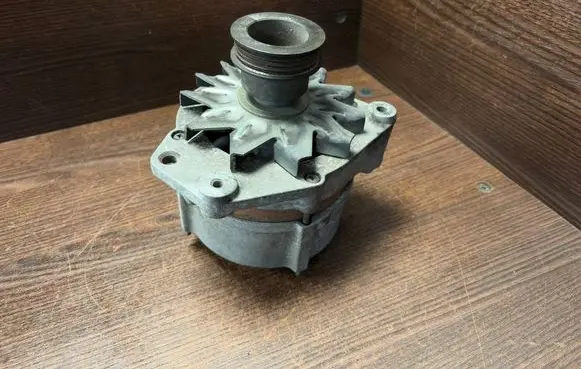 Audi 80 90 S2 B4 Generator/alternator 0120469732 0986034150