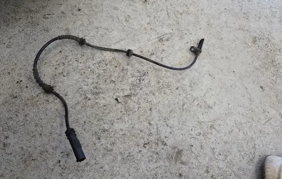 BMW 6 F12 F13 ABS rear brake sensor 6784901