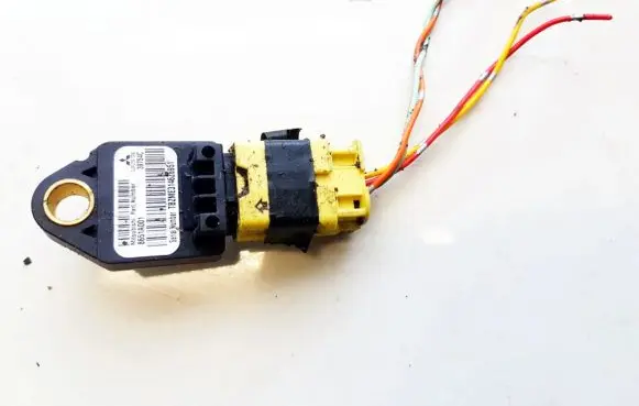 Mitsubishi Outlander Airbag deployment crash/impact sensor 8651A001 39754C