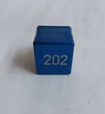Audi A6 S6 C5 4B Other relay FUELPUMPRELAY 8A0951253