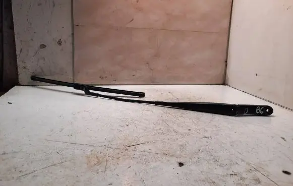 Volkswagen PASSAT B6 Front wiper blade arm 3C1955410B