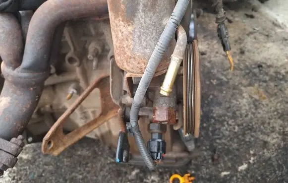 Toyota Yaris Power steering pump