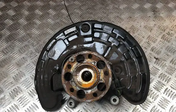 Mercedes-Benz GLA W156 Front wheel hub